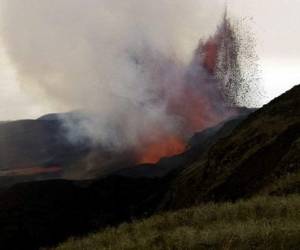 La última erupción se registró en octubre de 2005. En sus flancos habitan tortugas gigantes e iguanas, principalmente. (Foto: TeleSur)