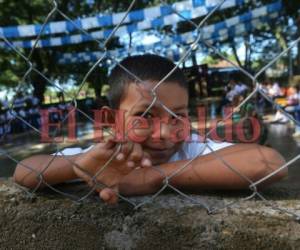 Los pequeños hondureños de la frontera tendrán una sonrisa gracias a la colaboración de algunas empresas que se están solidarizando con los niños olvidados de la frontera. Foto: Johny Magallanes / EL HERALDO.