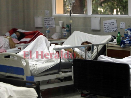 Los pacientes covid-19 recibidos en El Tórax llegan en la etapa tres de la enfermedad y urgen de cuidados especiales. Fotos Johny Magallanes| EL HERALDO