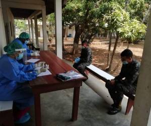 Los 35 policías se encuentran en aislamiento, hasta el momento todos están estables y bajo vigilancia médica.