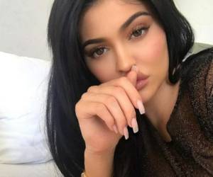 Con esta fotografía Kylie Jenner trataría de callar los rumores sobre su embarazo. Foto: Instagram