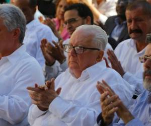 Armando Hart condujo una campaña para enseñar a leer y escribir a cientos de miles de cubanos. Foto: AP