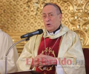 En su homilía dominical, el cardenal Oscar Andrés Rodríguez cuestionó a quienes se van por lo más fácil: comprar votos. Foto: El Heraldo