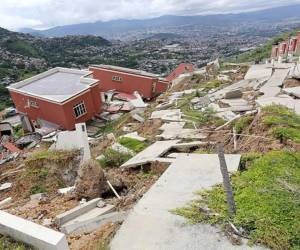 El proyecto habitacional Ciudad del Ángel fue habilitado en 2013 y ese mismo año se vino abajo.