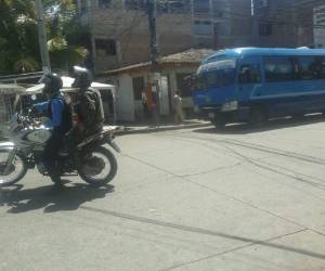 Policías y militares realizan patrullajes de rutina en varios sectores del Hato de Enmedio.