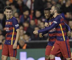 Kaptoum,​​ El Haddadi y Alex Vidal celebran después de anotar contra el Valencia durante el partido de vuelta de semifinales de la Copa del Rey.