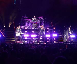 La banda mexicana convocó en el Palacio de los deportes a hondureños de todas partes del país.