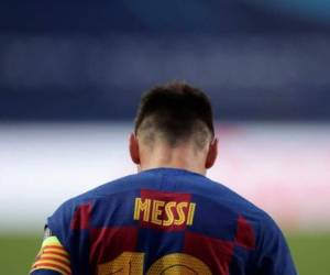Messi tiene más de 20 años de vestir la camisa del Barcelona. Foto: AP.