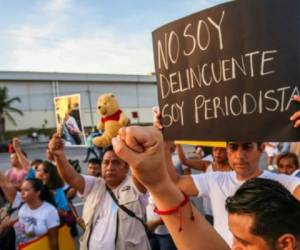 Periodistas mexicanos protestando por asesinatos a sus colegas. (AFP)