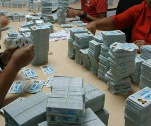 La fábrica que emite identidades funciona desde hace 23 años y tiene problemas técnicos.