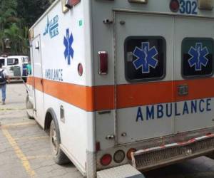 En esta ambulancia fueron trasladados los heridos desde la colonia La Victoria de Villanueva, Cortés.