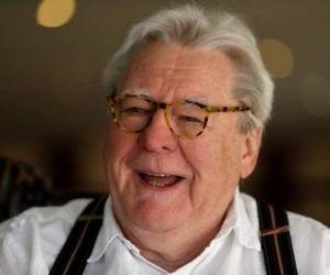 Cineasta que rechazaba los adjetivos, Parker se labró fama en la década de 1970, saltando de género en género sin dudar, desde la comedia musical 'Bugsy Malone'.