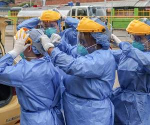 El estudio se produce cuando Estados Unidos entra en el pico de su número de casos de COVID-19 y los estados de esa nación observan una eventual relajación de las medidas restrictivas duras. Foto: Agencia AFP.