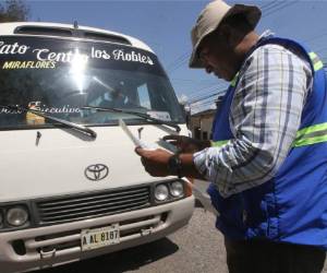 En el operativo se logró decomisar varias unidades del transporte público. Foto: Johny Magallanes/El Heraldo.