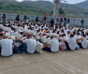 Las autoridades penitenciarias realizaron requisas a las pertenencias de los privados de libertad para evitar que llevaran consigo objetos prohibidos.
