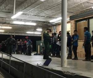 Autoridades de CBP indicaron que 'la patrulla fronteriza está procesando cada caso dentro del ordenamiento inmigratorio'.