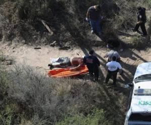 Los sueños de los inmigrantes se ven truncados por el crimen organizado, las bandas delictivas, el mal clima, ahogamiento al cruzar el rio y hasta al caer del tren. Foto: Agencia AFP