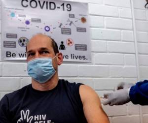 Los voluntarios permanecieron hospitalizados durante 28 días después de la vacunación realizada el 18 de junio, y fueron objeto de exámenes diarios. AFP.
