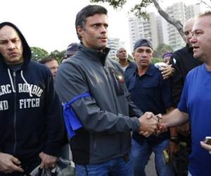El fallo de un tribunal de Caracas asegura que López violó 'flagrantemente' la medida de arresto domiciliario que recibió en agosto de 2017. | Foto: Agencia AFP.