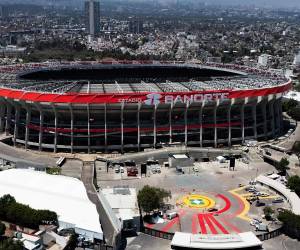 El Estadio Azteca de la Ciudad de México está listo para albergar este jueves su tercer partido de inauguración mundialista bajo el hechizo de la colombiana Shakira, quien encabezará una ceremonia llena de estrellas de la música.