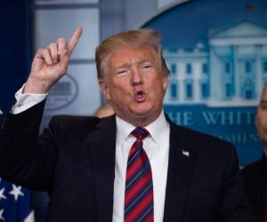 Pero inmediatamente volvió a su discurso habitual y exigió la construcción de un muro en la frontera, una demanda que tiene un costo de más de 5,000 millones de dólares. FOTO AFP