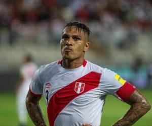 Paolo Guerrero es otra de las ausencias para el Mundial Rusia 2018. (AFP)