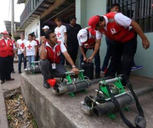 Unos 30 voluntarios de la Cruz Roja Hondureña trabajarán en labores de fumigación en el Hato de Enmedio.