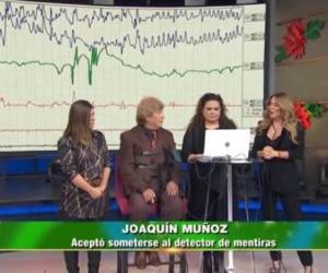 Momento en el que Joaquín Muñoz asistió al programa 'Hoy' y respondía a preguntas de Legarreta y Figueroa.