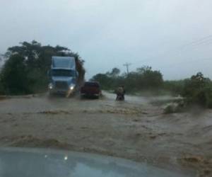 Ya se reportan ríos desbordados por las instensas lluvias.