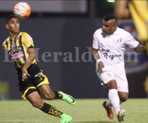 Jorge Claros del Real España en el duelo ante el Honduras Progreso por la jornada 17 de Clausura de la Liga Nacional. (Foto: Delmer Martínez / Grupo Opsa)