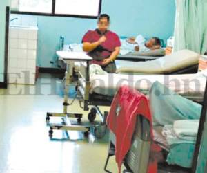 Algunas pacientes ya llevan más de 25 días hospitalizadas en el Hospital de Especialidades de La Granja, adquirieron una bacteria resistente en el quirófano, durante la cesárea.