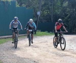 En repeticiones de una escalada terminaron el reto estos pedaleros en la novena edición de la Vuelta Ciclística.