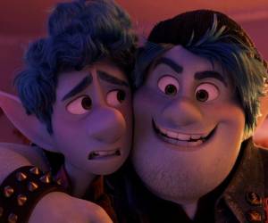 El más reciente debut de Disney, “Onward”, siguió en el principal puesto con 10,5 millones de dólares en su segundo fin de semana. AP.