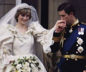Carlos y Diana se separaron en 1992, pero hicieron oficial su divorcio en 1996.