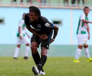 El delantero al momento de quedar lesionado. Foto: Juan Salgado.