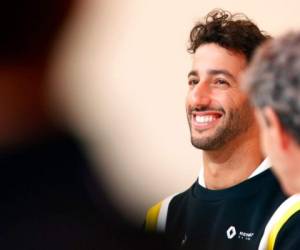 El piloto de Renault Daniel Ricciardo durante una rueda de prensa en París, el miércoles 12 de febrero de 2020. AP.