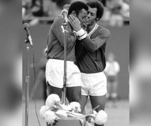 Pelé y Carlos Alberto Torres (Foto: Twitter)