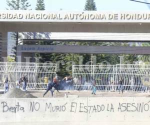 A un año de la muerte de la ambientalista Berta Cáceres, supuestos estudiantes de la Universidad Nacional Autónoma de Honduras (UNAH) exigieron justicia. Foto: Estalin Irías/ElHeraldo