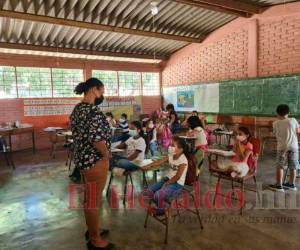 Sinager realiza las inspecciones de los centros educativos que han solicitado regresar a las clases presenciales este año. Foto: El Heraldo