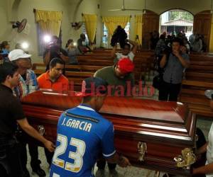 Los restos de Juan Carlos García fueron velados este martes en Tela, Atlántida. (Fotos: EL HERALDO)