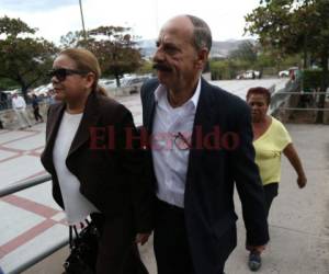 Momento en que el exdiputado Cruz Asensio llega a los Tribunales de Justicia para conocer el fallo. (Foto: Mario Urrutia/ El Heraldo Honduras/ Noticias Honduras hoy)