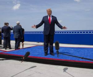 Trump viajó desde Washington hacia Cabo Cañaveral para ver el lanzamiento del primer vuelo tripulado del SpaceX. Foto: AP