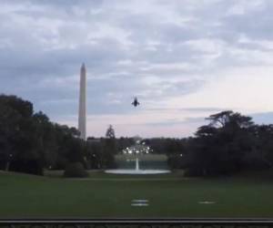 El mandatario llegó en el helicóptero presidencial a la Casa Blanca.