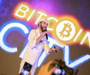 El pasado sábado, durante la clausura del Labitconf, un foro anual que reúne a bitcoineros del mundo, el presidente Bukele anunció que se construirá la primera ciudad bitcóin del mundo en la zona oriental de El Salvador. Foto: Bitcoin Magazine.