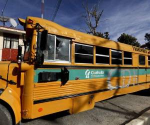 A video grab from AFP TV shows relatives of schoolchildren outside of the elementary school where a student shot and killed a teacher and wounded five other pupils, and then apparently killed himself -according to authorities- in Torreon, Coahuila state, Mexico, on January 10, 2020. - Police are still investigating but believe the boy was between eight and 10 years old, said Lieutenant Adelaido Flores, as panicked parents gathered outside the Cervantes elementary school and officials evacuated the building. (Photo by STR / AFPTV / AFP)