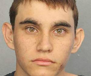 El autor del tiroteo de 19 años, Nikolas Cruz, iba armado con un fusil de asalto semiatutomático AR-15 y con varios cargadores cuando entró en la escuela secundaria Marjory Stoneman Douglas. Foto: AFP