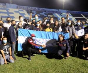 Las barras firmaron un acuerdo para acabar con la violencia en los estadios.