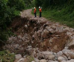 Empresa Energía Honduras ha movido sus cuadrillas incluso a zonas inaccesibles para poder atender daños en la red de distribución de energía.