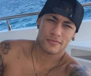 Neymar pasó dos días en París donde estuvo además de con sus amigos con su nuevo romance.