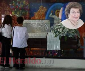 Familiares y amigos llegaron hasta la parroquia Sagrado Corazón a darle el último adiós a doña Hortensia Rodríguez. Foto: Emilio Flores / EL HERALDO